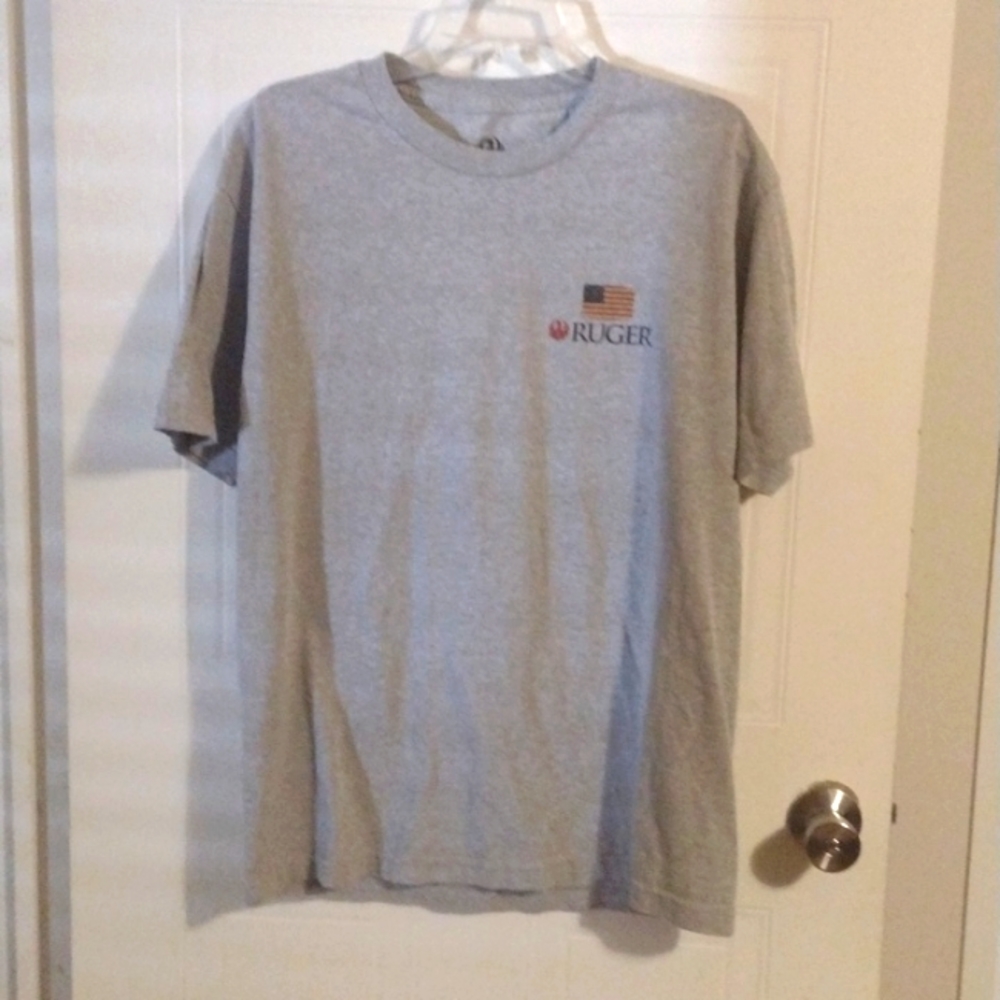Ruger tshirt mens size L EUC